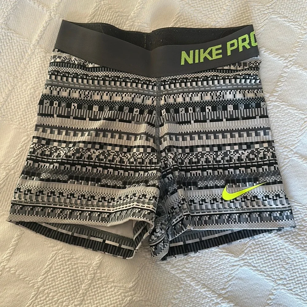 Nike Pro - Adult XS - Picture 1 of 3